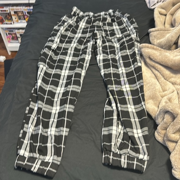 Black and white checkered sweatpants - Picture 2 of 2